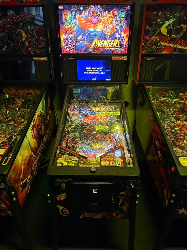 Avengers IQ Premium flipperkast van Stern Pinball, Verzamelen, Automaten | Flipperkasten, Ophalen, Stern, Zo goed als nieuw, Dot-matrix