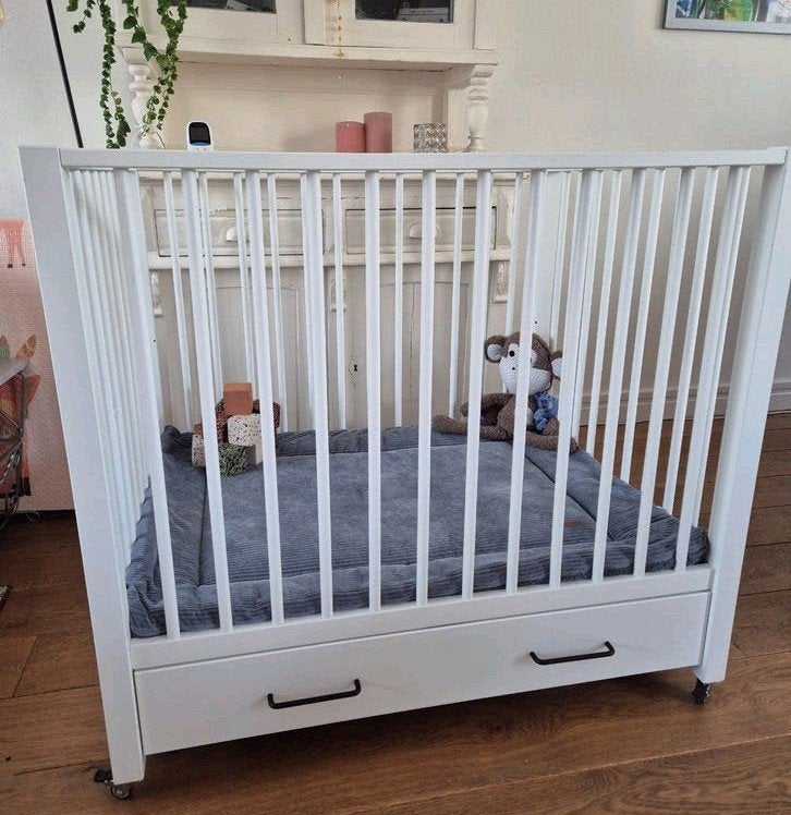 Europe Baby Robin II Box met lade, wieltjes, boxkleed ZGAN, Kinderen en Baby's, Ophalen, Zo goed als nieuw, Vierkant, In hoogte verstelbaar