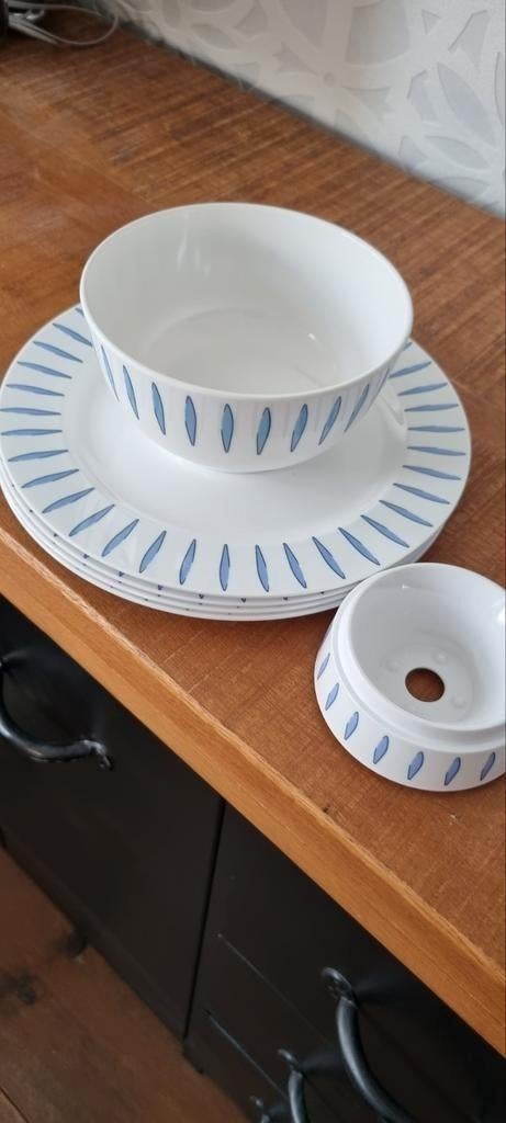 Mepal Rosti lavendel : 4 borden , 3 bekers / mokken 1 schaal, Caravans en Kamperen, Kampeeraccessoires, Zo goed als nieuw, Ophalen of Verzenden