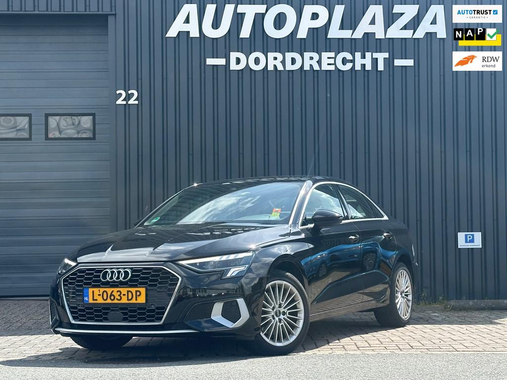 Audi A3 Limousine 30 TFSI Business edition, Stof, Gebruikt, Origineel Nederlands, Bedrijf
