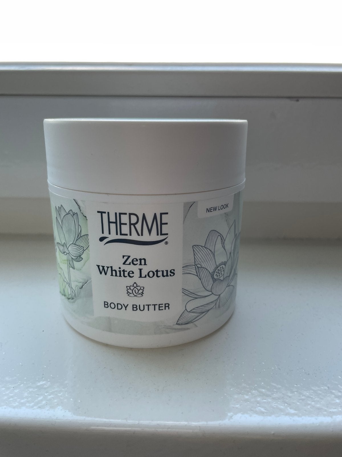 Therme Zen White Lotus Body Butter - Nieuw & Ongebruikt, Ophalen of Verzenden, Nieuw, Bodylotion, Crème of Olie