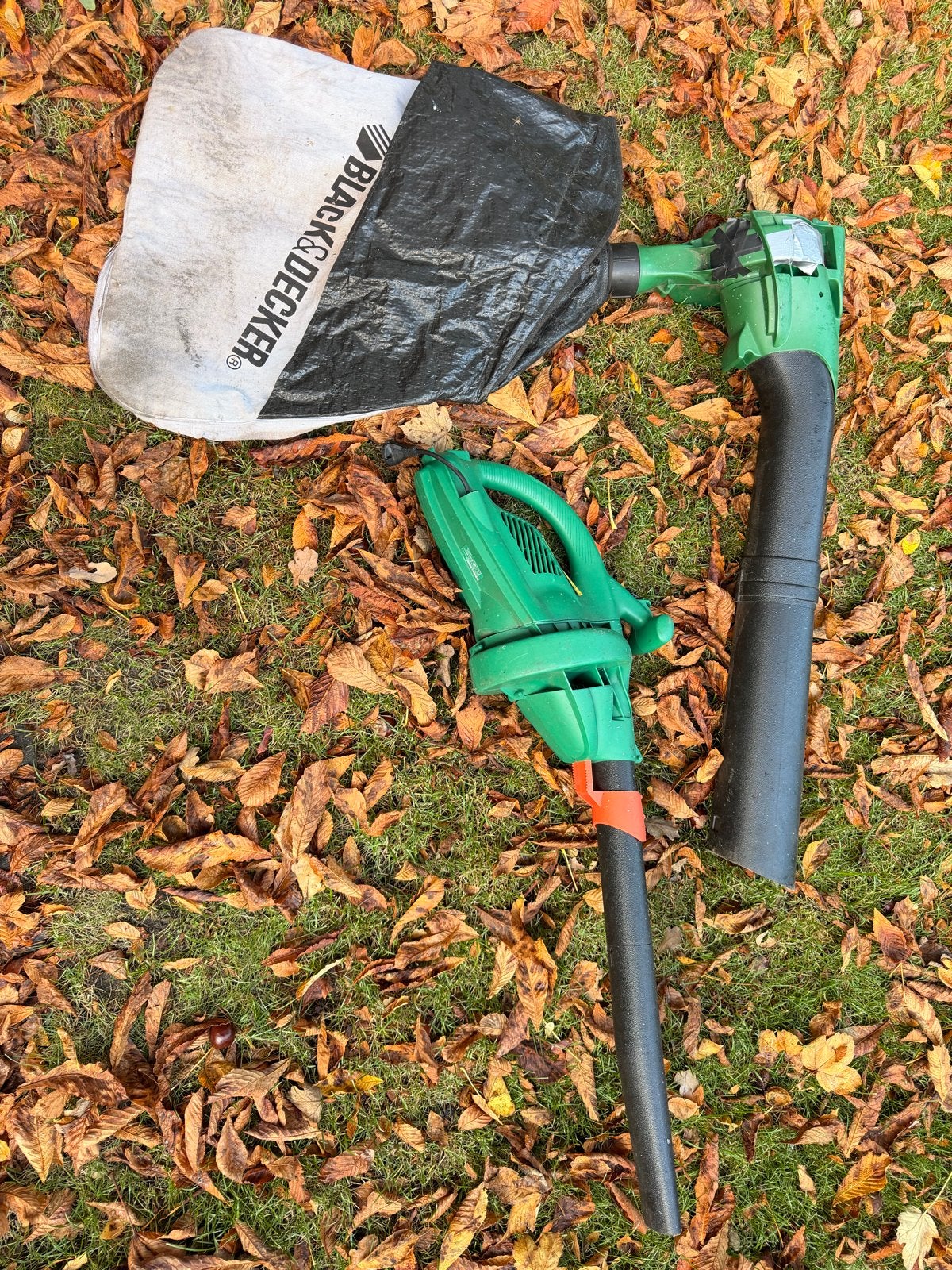 Black & Decker bladblazer/bladzuiger/versnipperaar, Ophalen, Gebruikt, Handgedragen, Met opvangzak