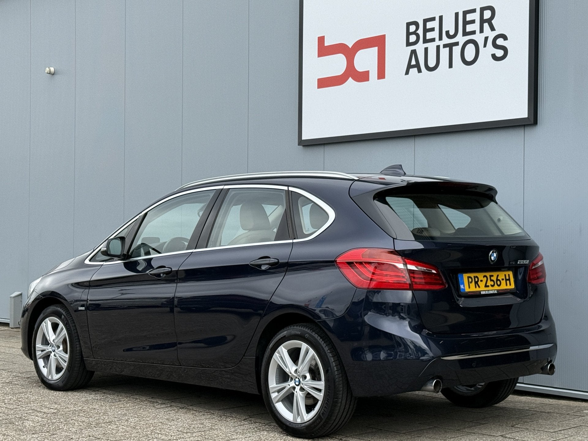 BMW 2 Serie Active Tourer 220i High Executive Automaat Navi/, 1998 cc, 730 kg, Gebruikt, Euro 6
