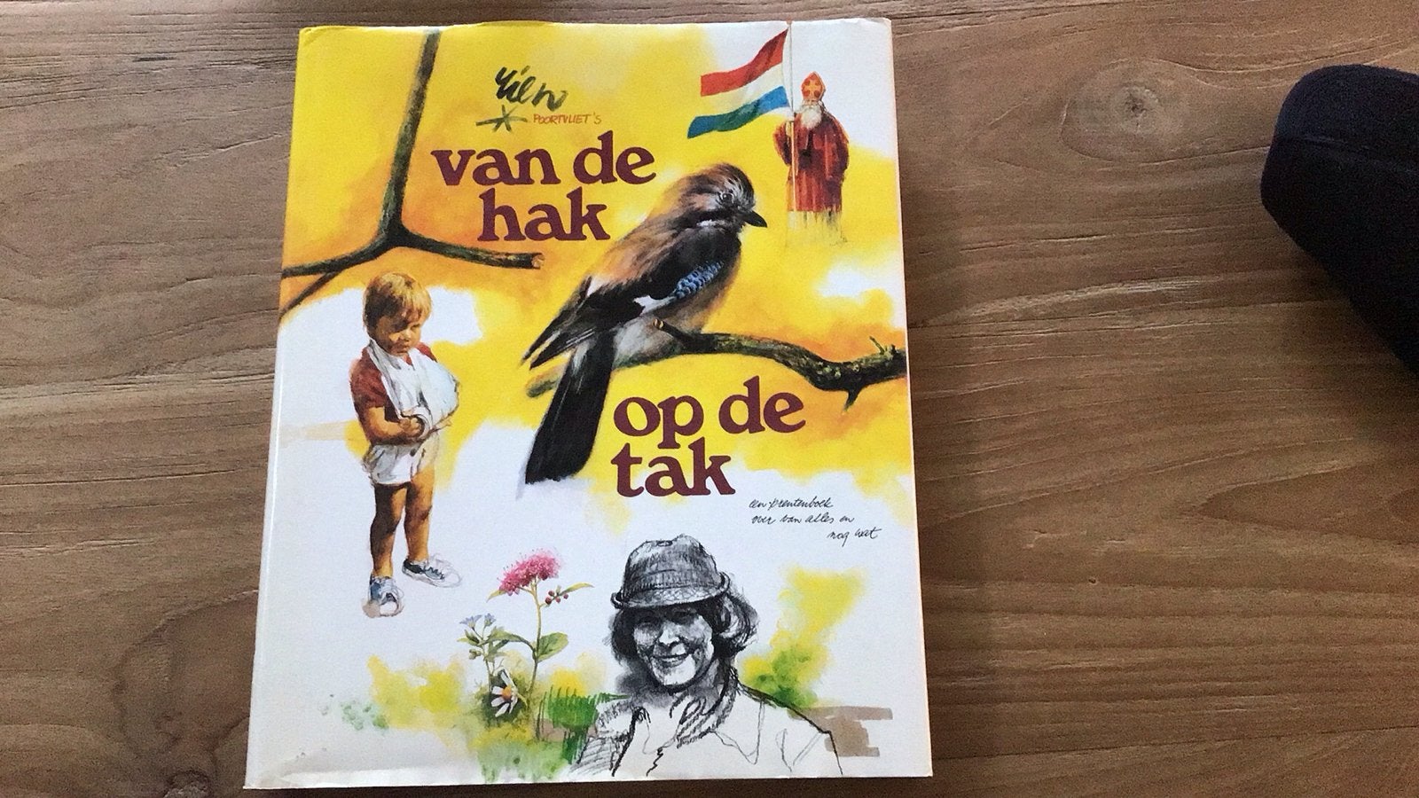Van de hak op de tak - 2e druk - Nieuwstaat. Nog meer enz, Ophalen of Verzenden, Nieuw, Fictie algemeen