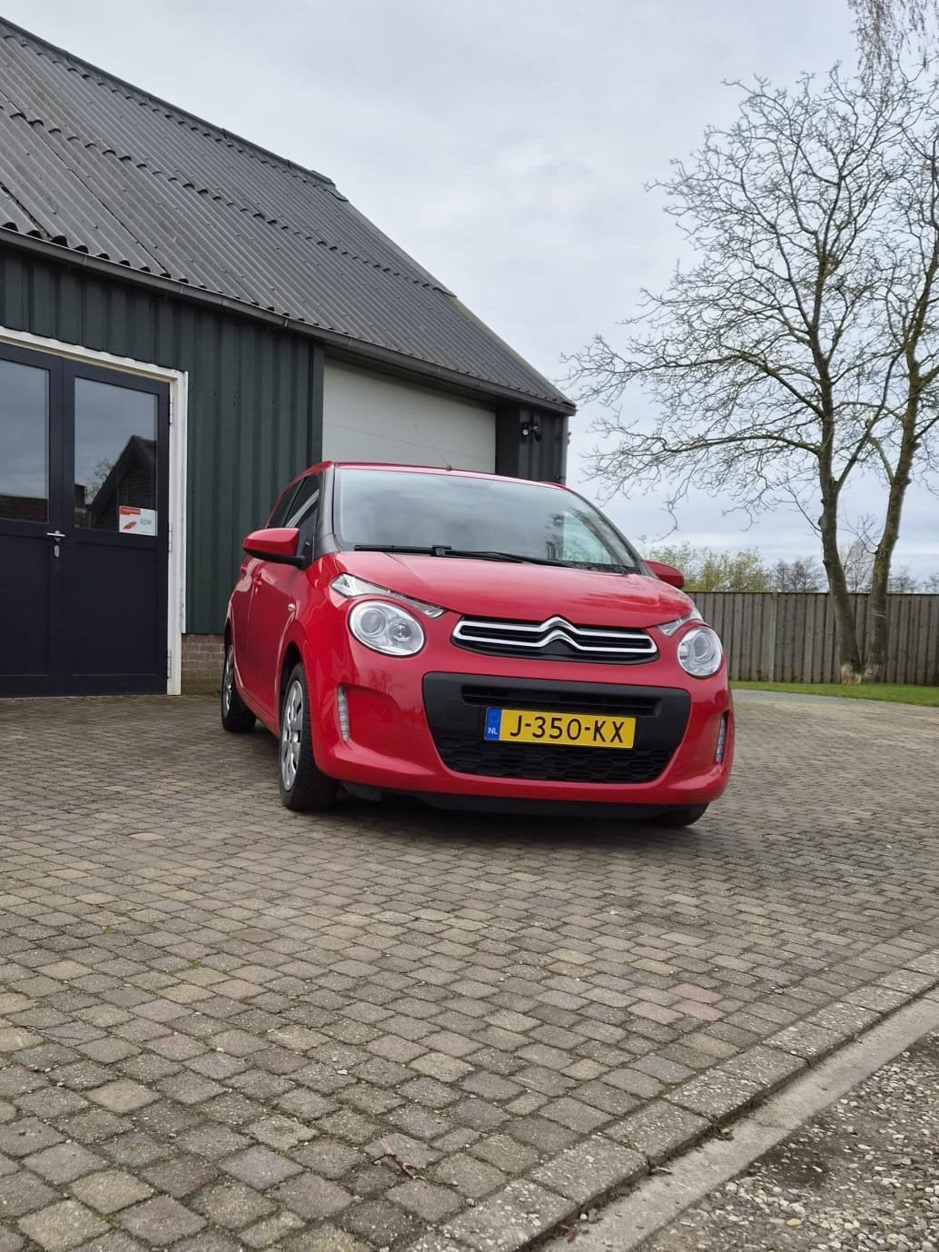 Citroën C1 1.0 VTi 72PK 5D 2020 Rood, Auto's, Stof, Zwart, 4 stoelen, C1