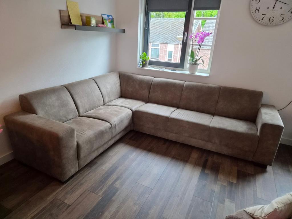 Hoekbank 220x270 cm gratis af te halen, Huis en Inrichting, Banken | Bankstellen, Ophalen, Gebruikt, Vierpersoons of meer