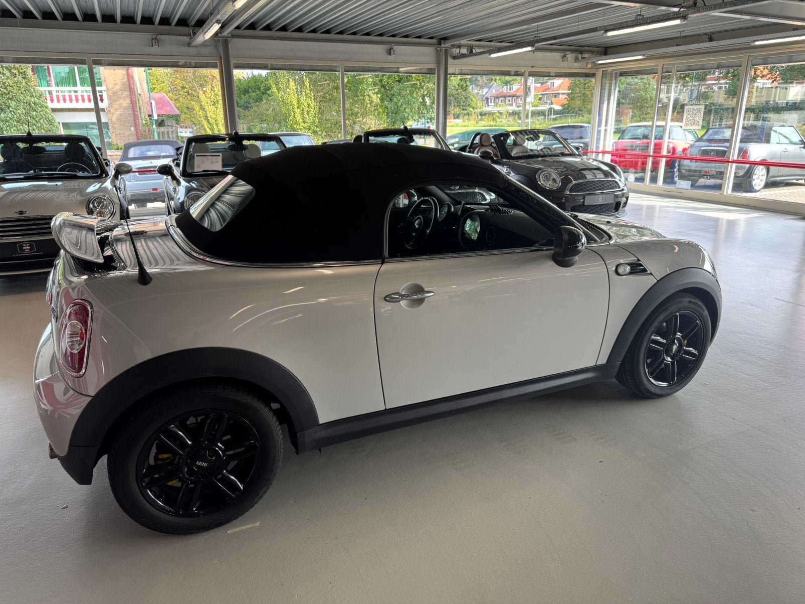 Mini 1.6 Cooper Roadster 2012 Grijs ( 6 MAANDEN GARANTIE ), Auto's, Voorwielaandrijving, 4 cilinders, Origineel Nederlands, Handgeschakeld