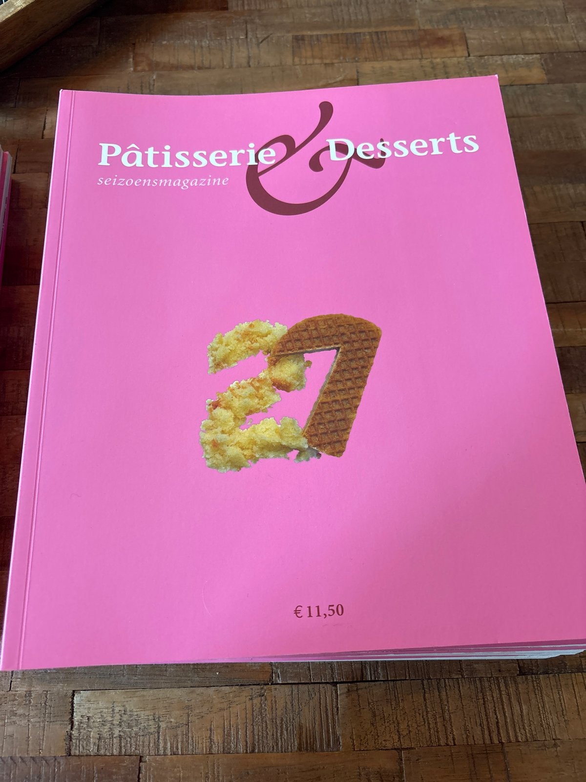 Pâtisserie & Desserts Seizoensmagazine, Ophalen of Verzenden, Zo goed als nieuw, Europa, Taart, Gebak en Desserts