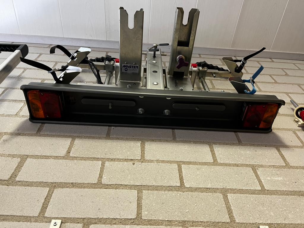Master Load fietsendrager, Ophalen, 2 fietsen, Zo goed als nieuw, Trekhaakdrager