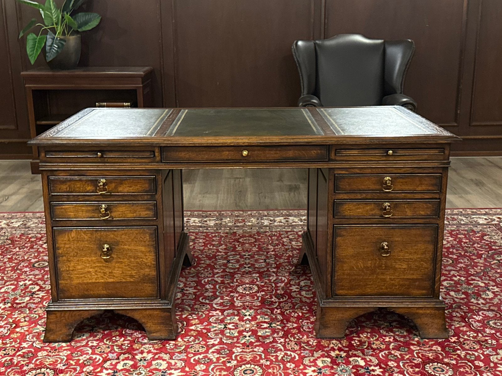 Klassiek Engels bureau #685