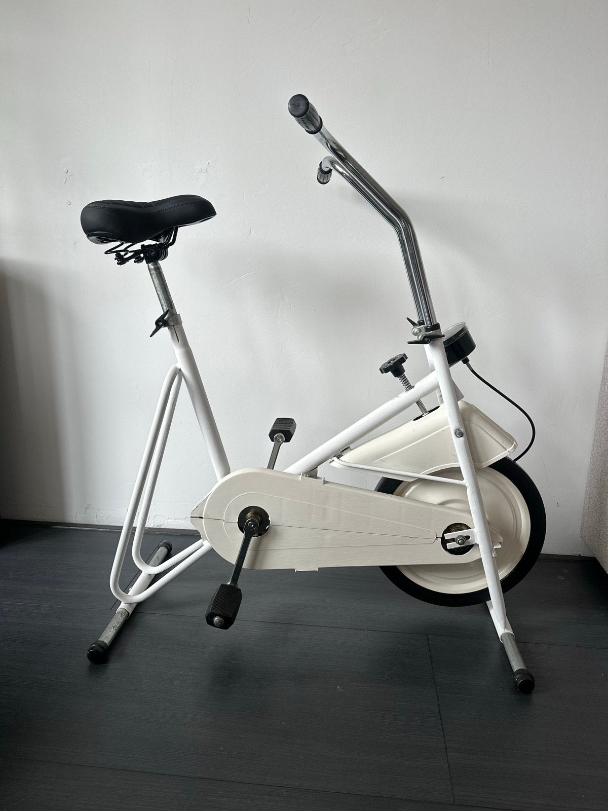 Hometrainer - Wit - Compact en Functioneel, Ophalen, Gebruikt, Metaal, Benen