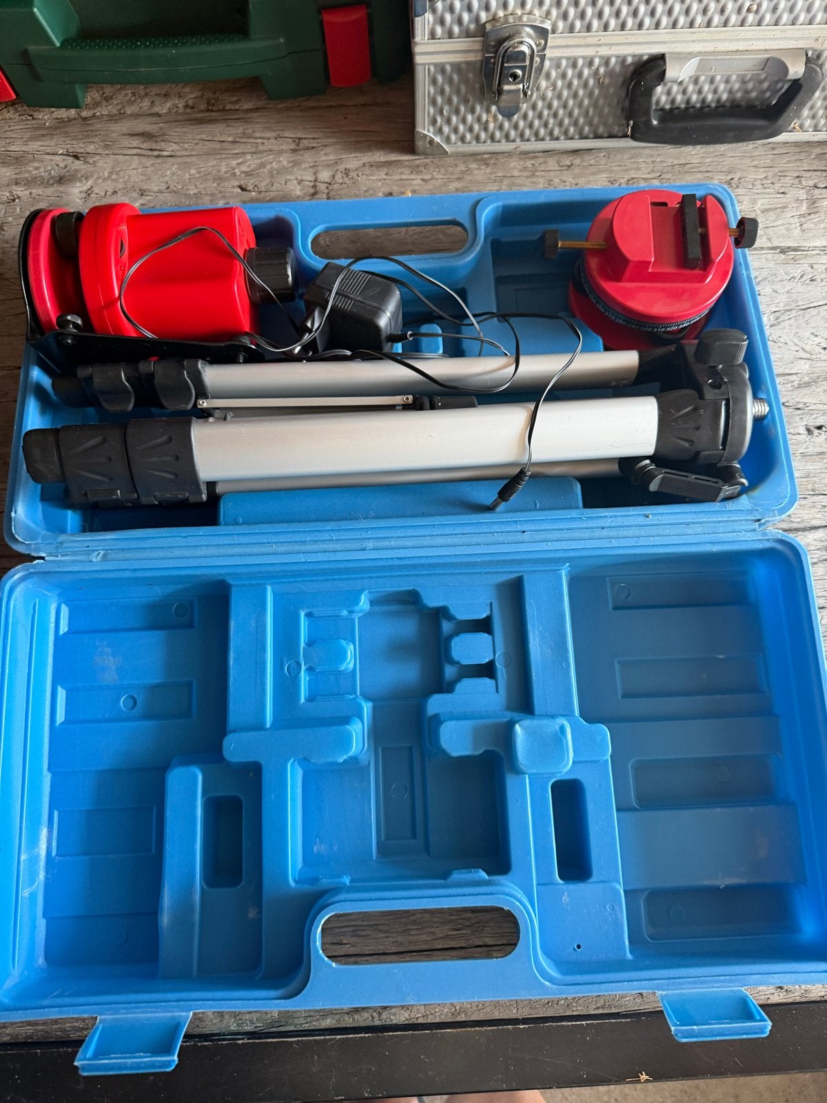 Kinzo Laser Waterpas met Statief en Koffer, Ophalen of Verzenden, Gebruikt, Waterpas, Overige merken