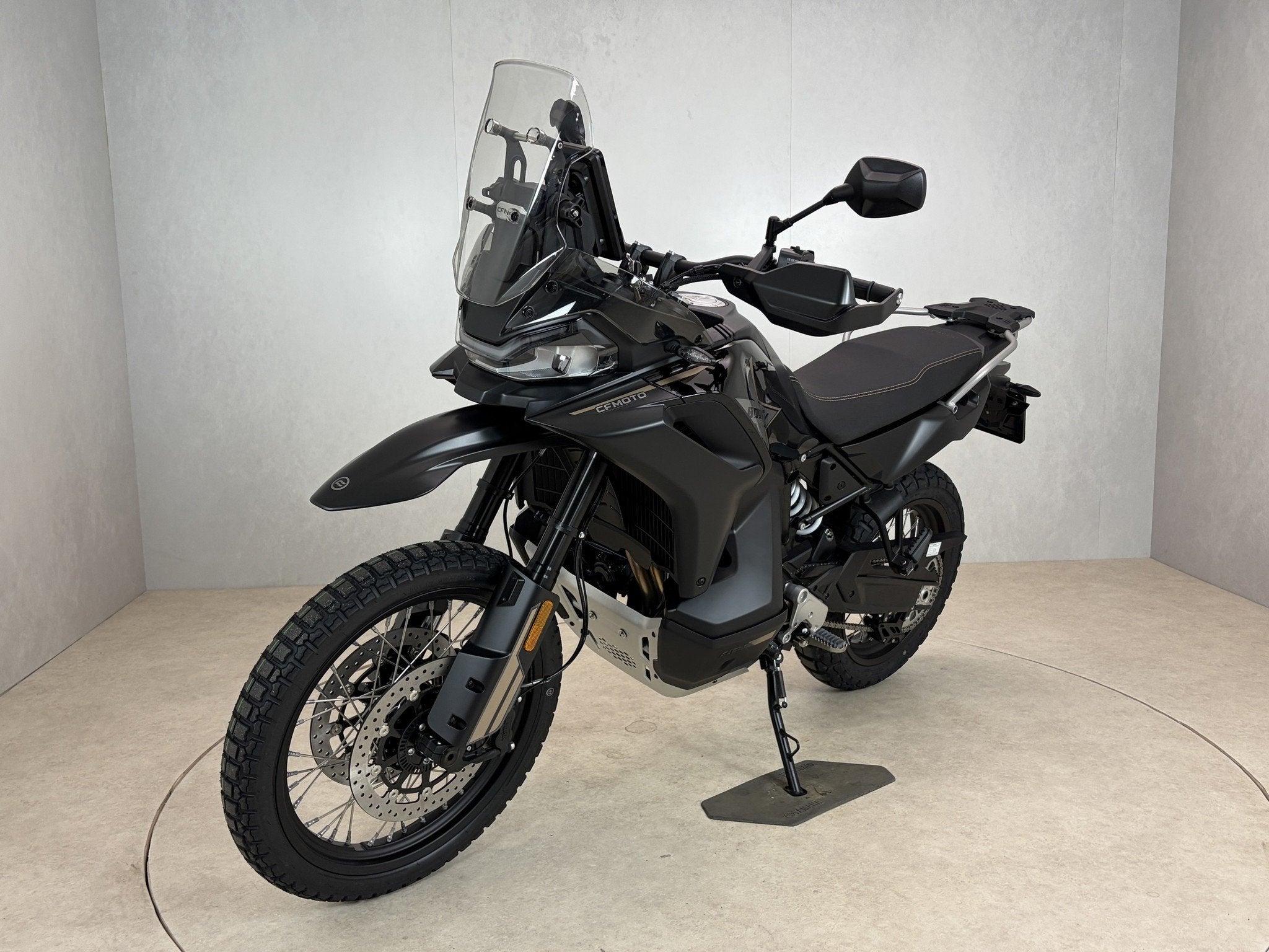 CFMOTO 800MT-X (bj 2026), Meer dan 35 kW, Toermotor, Contact@bwimport.be, Bedrijf