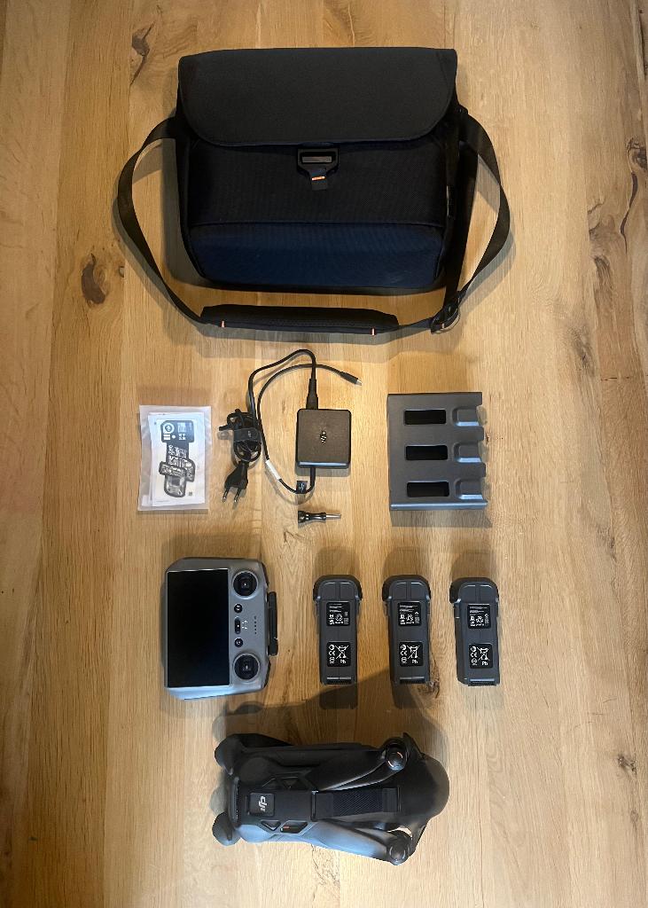 DJI Mavic 4 Pro Fly More Combo, Ophalen of Verzenden, Zo goed als nieuw, DJI, Professionele drone