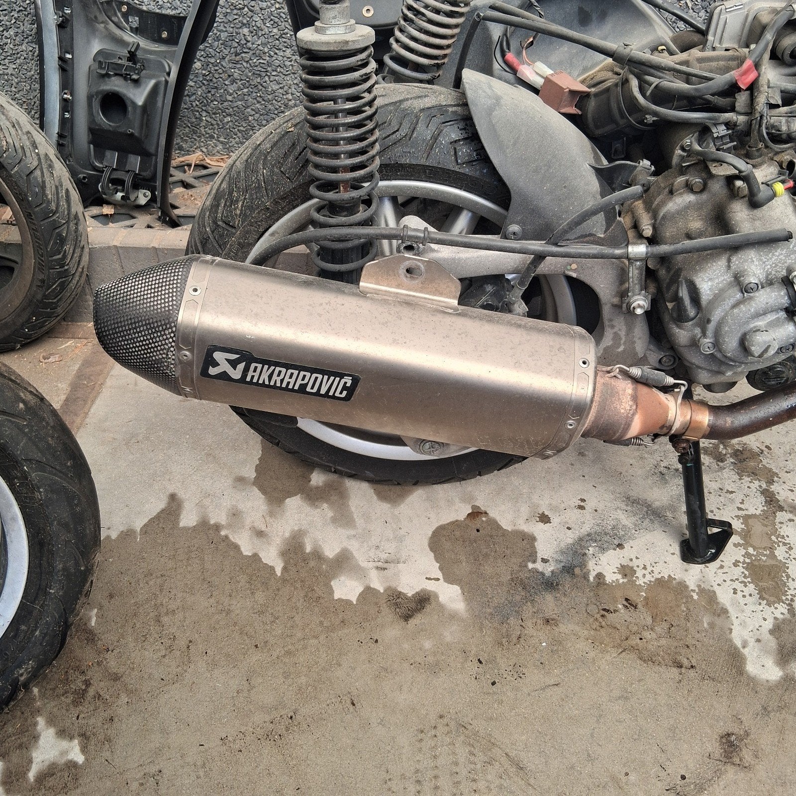 Piaggio mp3 300 Akrapovic uitlaat 300cc, Ophalen