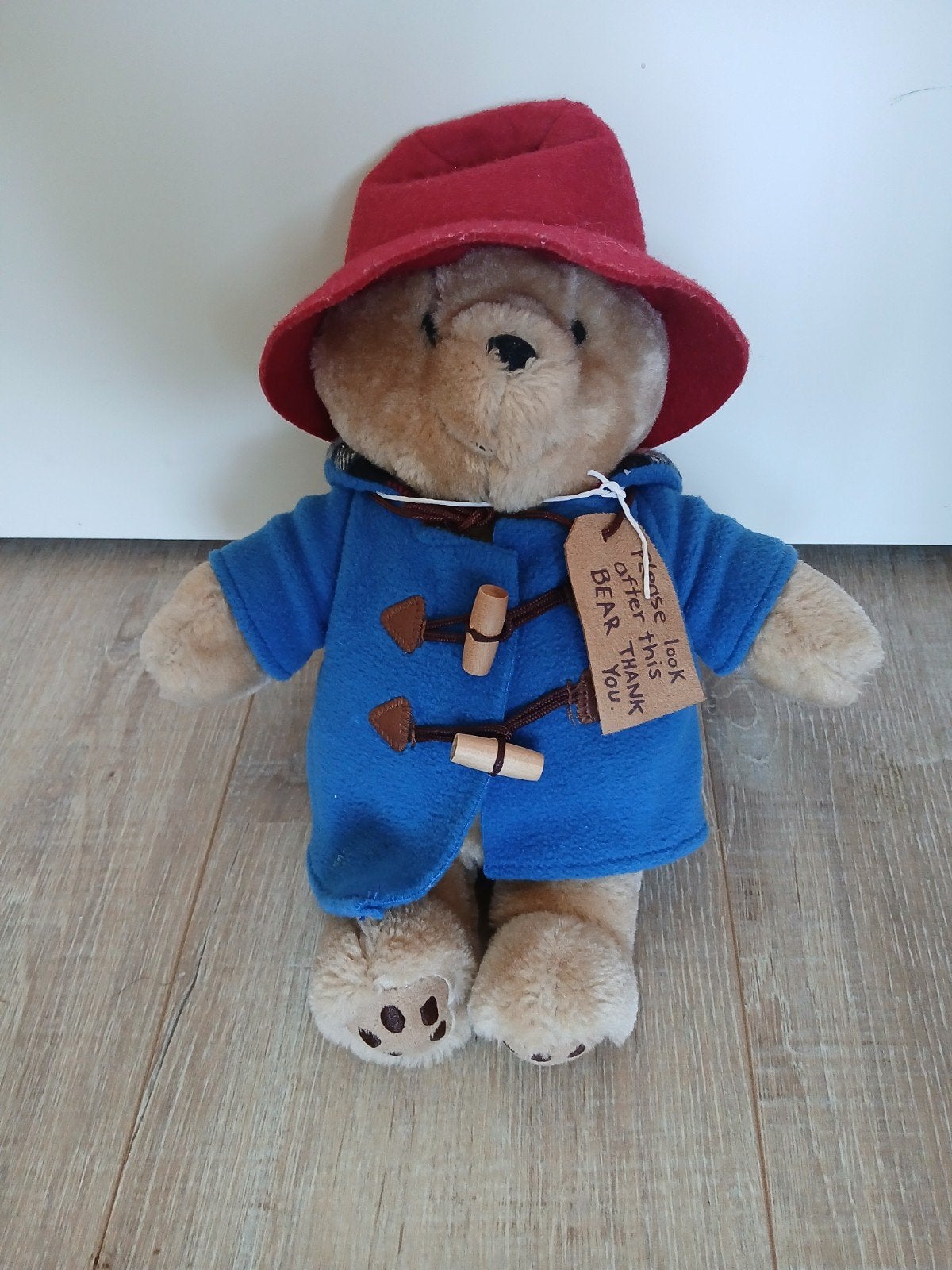 Paddington Beer Knuffel met Rode Hoed en Blauwe Jas, Overige merken, Overige karakters, Beer, Ophalen of Verzenden