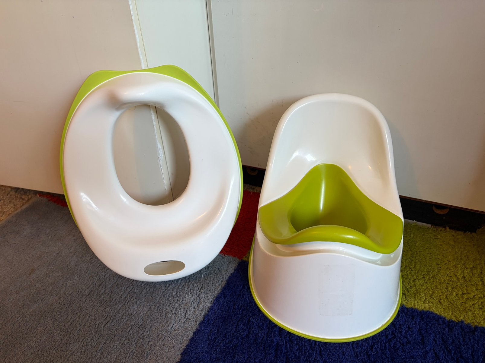 Wit met groen  Potje + WC-bril verkleiner (€2,50 p/s), Ophalen of Verzenden, Gebruikt