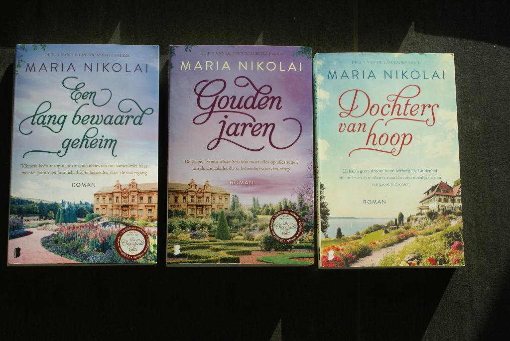 GOUDEN JAREN 2022 / DOCHTERS VAN HOOP 2024... Maria Nikolai, Boeken, Ophalen of Verzenden, Zo goed als nieuw
