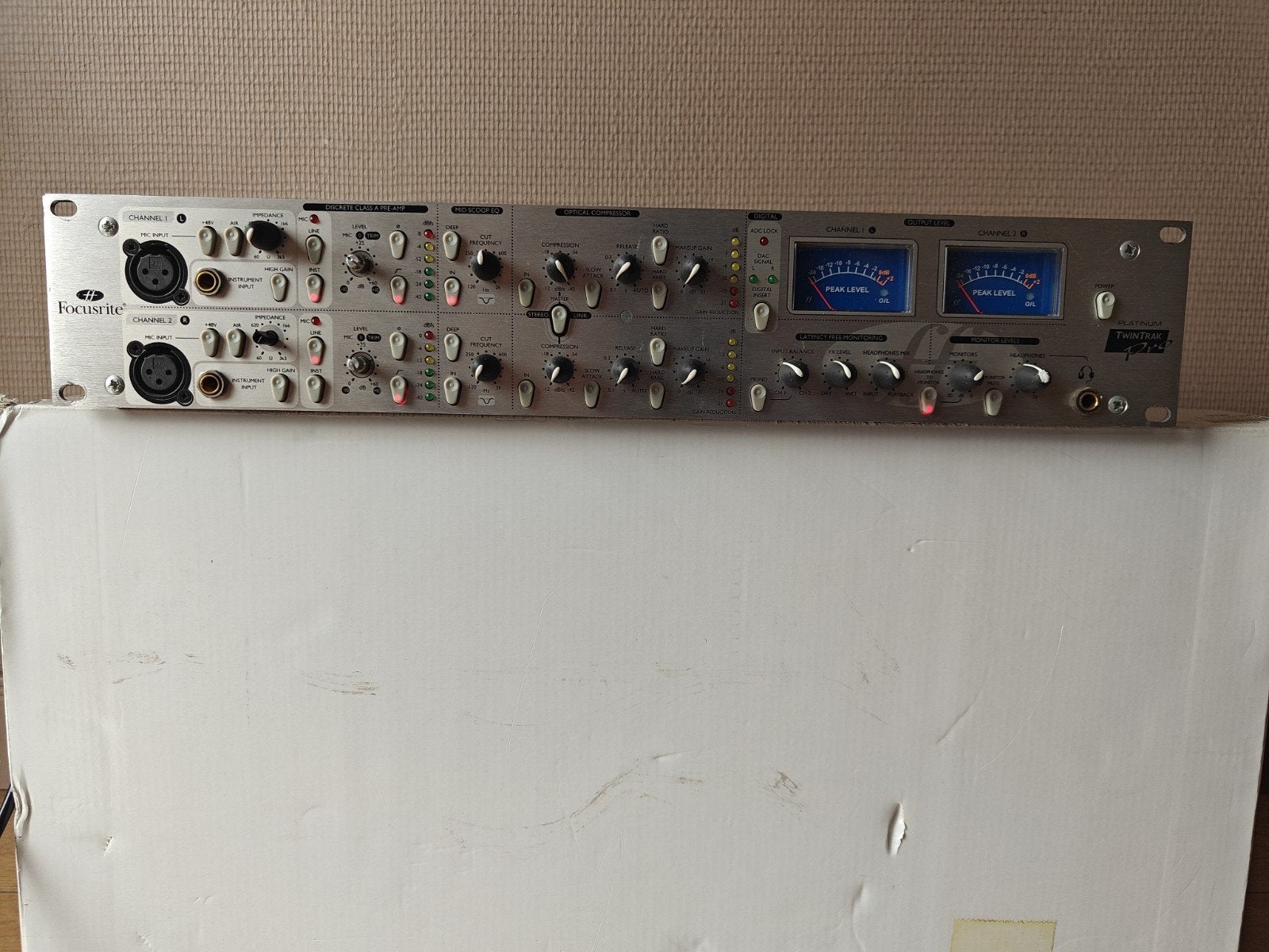 Focusrite Platinum TwinTrak Pro - Defect voor onderdelen, Ophalen of Verzenden, Gebruikt, Minder dan 5 kanalen, Microfooningang