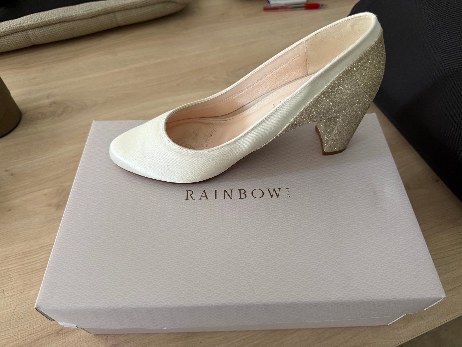 Rainbow Club Pumps - Bruidsschoenen - Maat 39, Ophalen of Verzenden, Zo goed als nieuw, Beige, Pumps