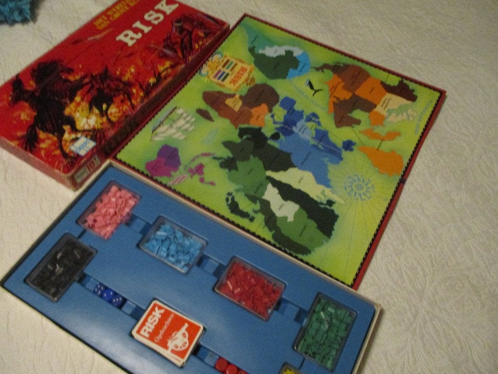 Risk, Rode doos,v,a 15,00e, Hobby en Vrije tijd, Gezelschapsspellen | Bordspellen, Vijf spelers of meer, Ophalen of Verzenden