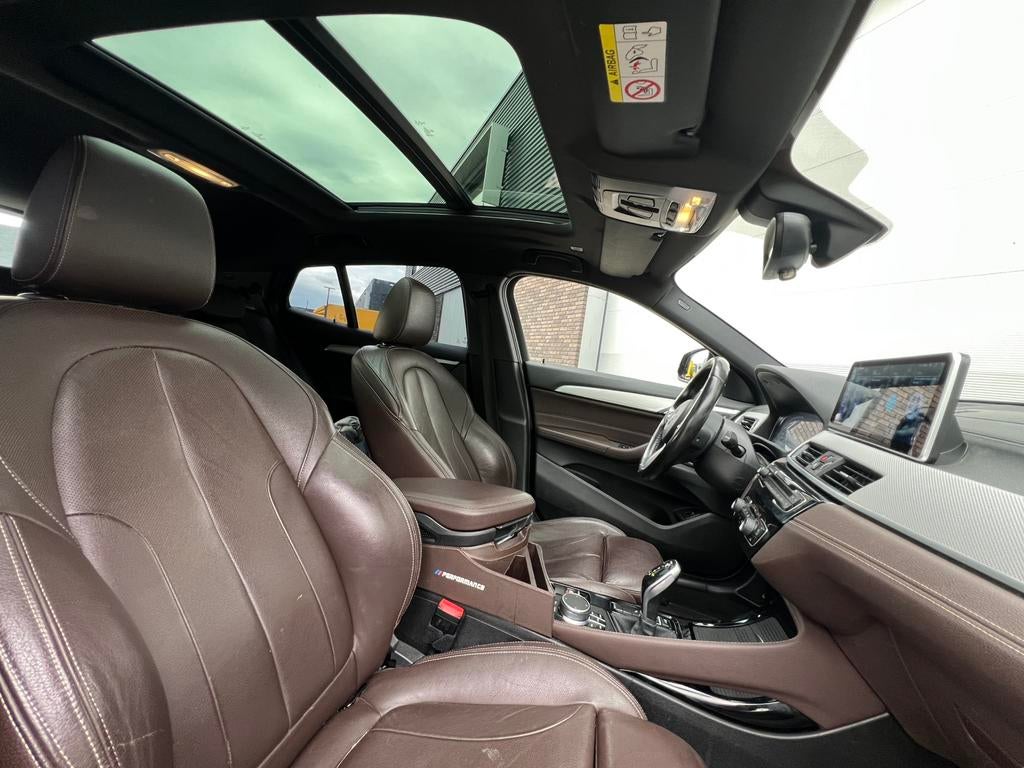 Luxe BMW X2 sDrive18i M-Performance 1.5/Panorama/VirtualCOCK, X2, Zwart, Zwart, Lichtsensor