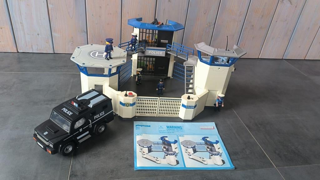Playmobil Politiebureau 9131met Politieauto 5974  Figuren, Kinderen en Baby's, Speelgoed | Playmobil, Ophalen of Verzenden, Gebruikt