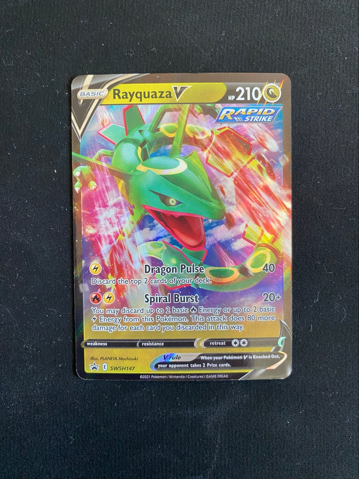 Pokémon Rayquaza V SWSH147 Rapid Strike - NM, Verzenden, Zo goed als nieuw, Losse kaart, Foil