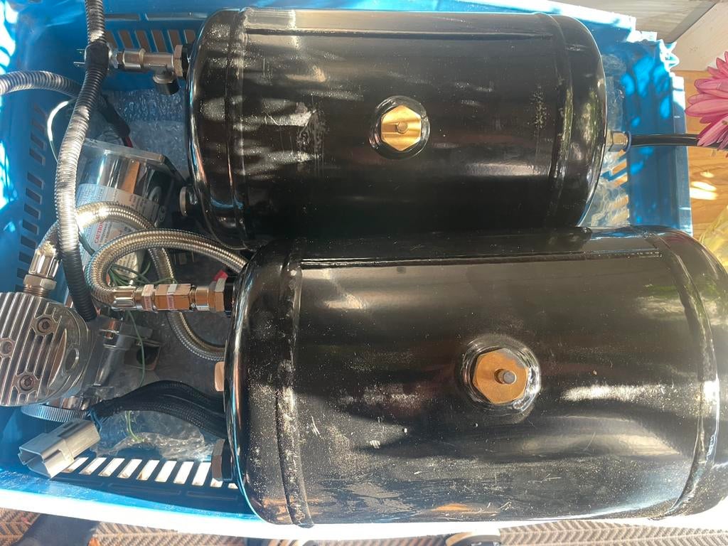 Viair air compressor + 2 x knorr-bremse 10 liter luchttank, Ophalen, Gebruikt