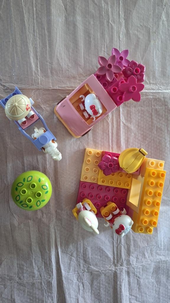 Hello Kitty Duplo set met auto, huisje en figuren, Gebruikt, Overige thema's, Ophalen of Verzenden, Inclusief minifiguren