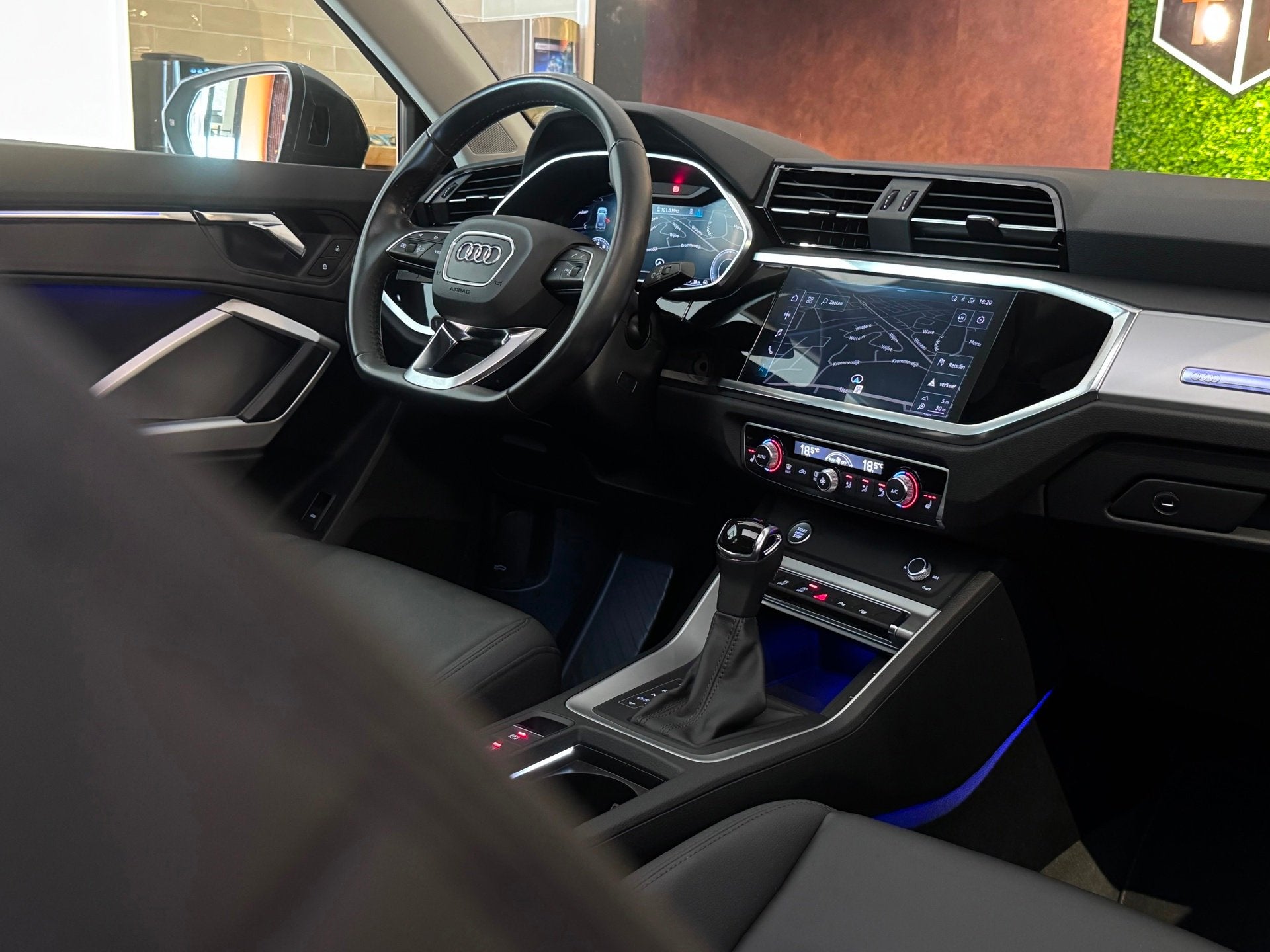 Audi Q3 35 TFSI 150 PK S LINE |PANO|VIRTUAL|KEYLESS|ACC|LANE, Huisgarantie, 4 cilinders, 1505 kg, Leder