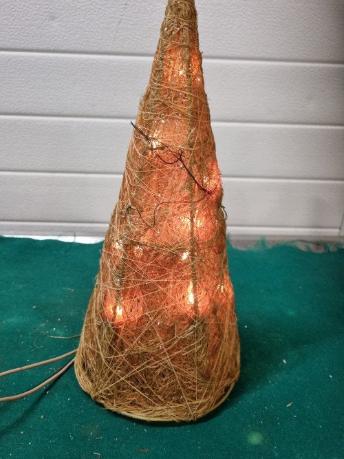 pyramide met verlichting goud kleurig [b35], Diversen, Ophalen of Verzenden, 'T Olde Gre-j, Info@toldegrej.nl, Endepoelstraat 20f Didam