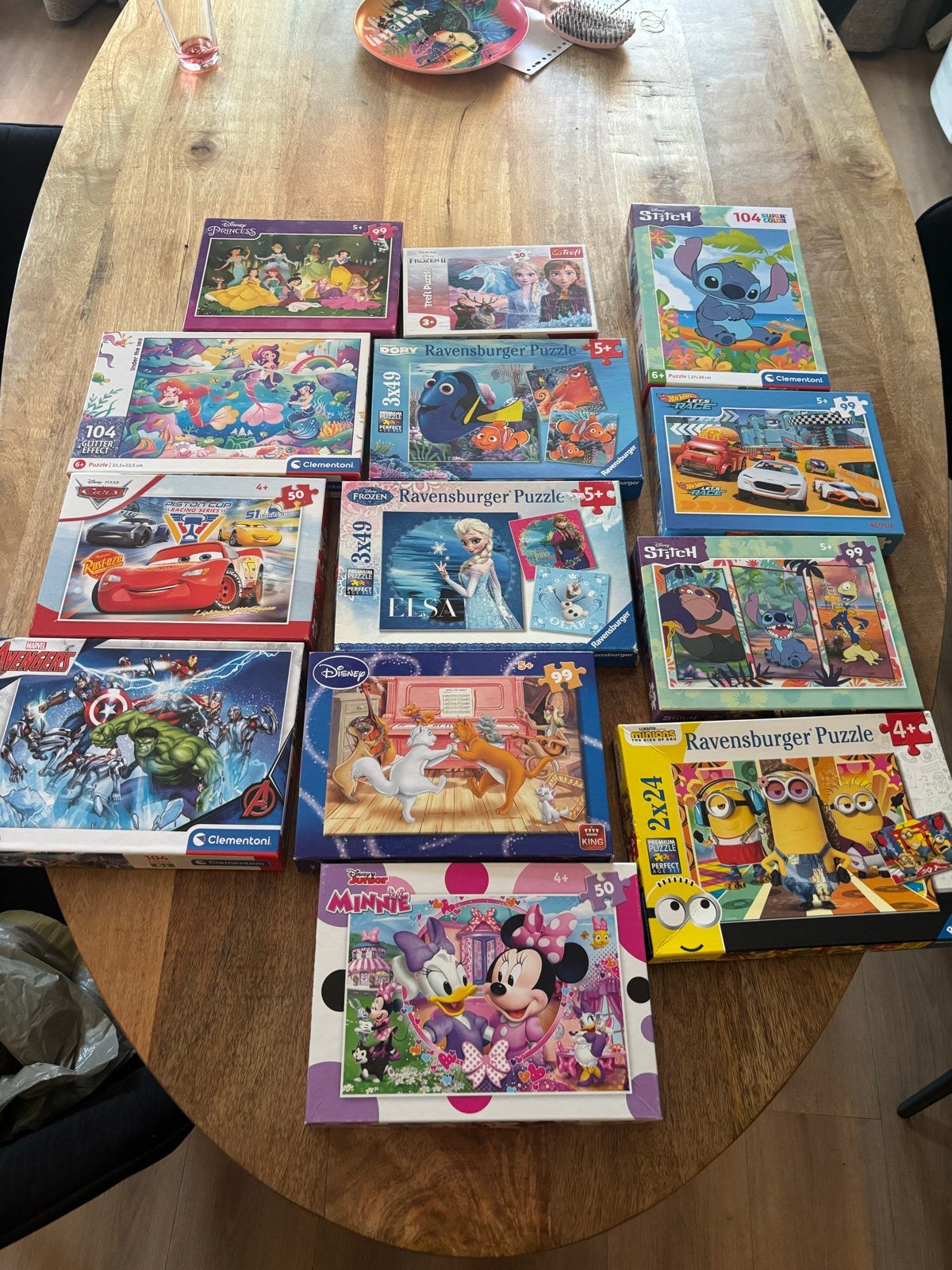 13 complete puzzels: Disney, Cars, Stitch, Minions, Minnie, Ophalen, Meer dan 50 stukjes, Gebruikt, 4 tot 6 jaar