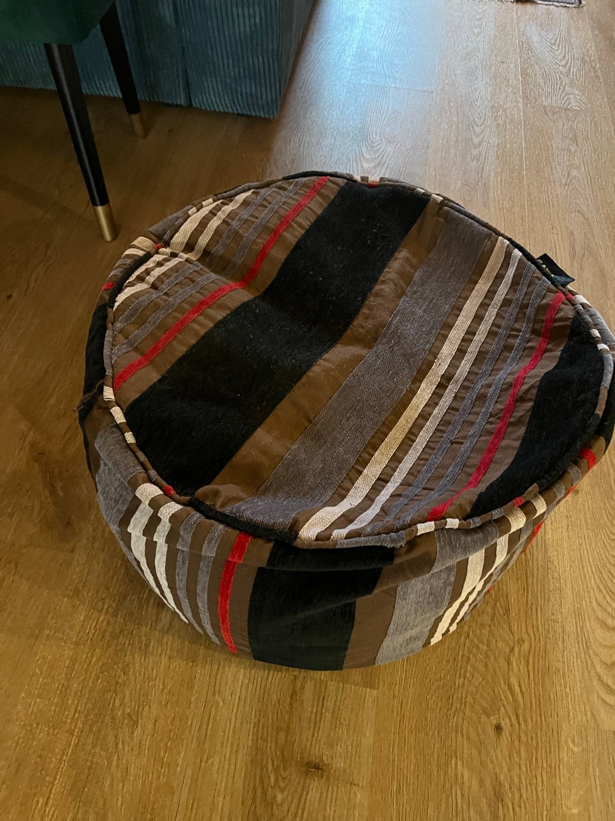 Hippe poef met kelim print - diameter 55 cm, Huis en Inrichting, Rond, Ophalen of Verzenden, Zo goed als nieuw, Stof