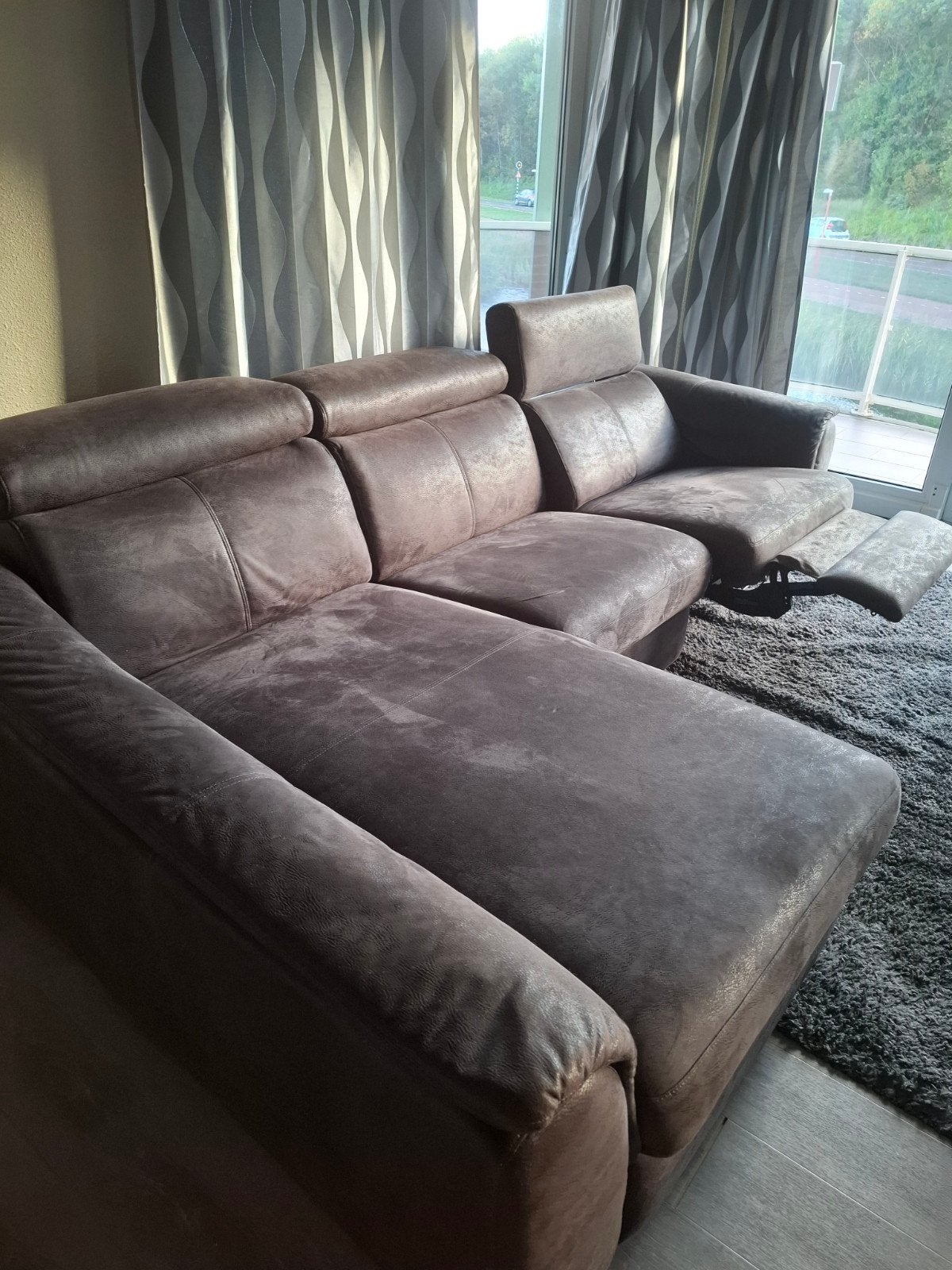 Relaxbank leatherlook donkerbruin met bijbehorende feauteui, Huis en Inrichting, Ophalen, Gebruikt, Kunststof