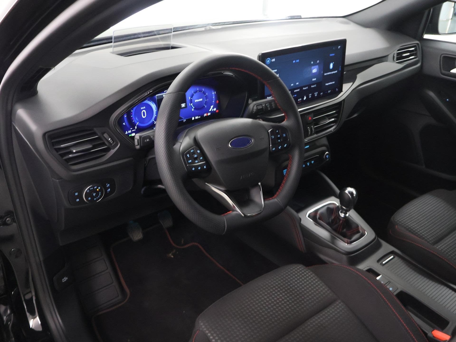 Foto 7 van Ford Focus Wagon 1.0 EcoBoost Hybrid ST Line | Trekhaak | Wi