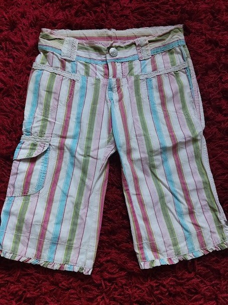 Hema gestreepte meisjes broek met broderie motieven, Kinderen en Baby's, Kinderkleding | Maat 110, Broek, Gebruikt, Hema, Verzenden