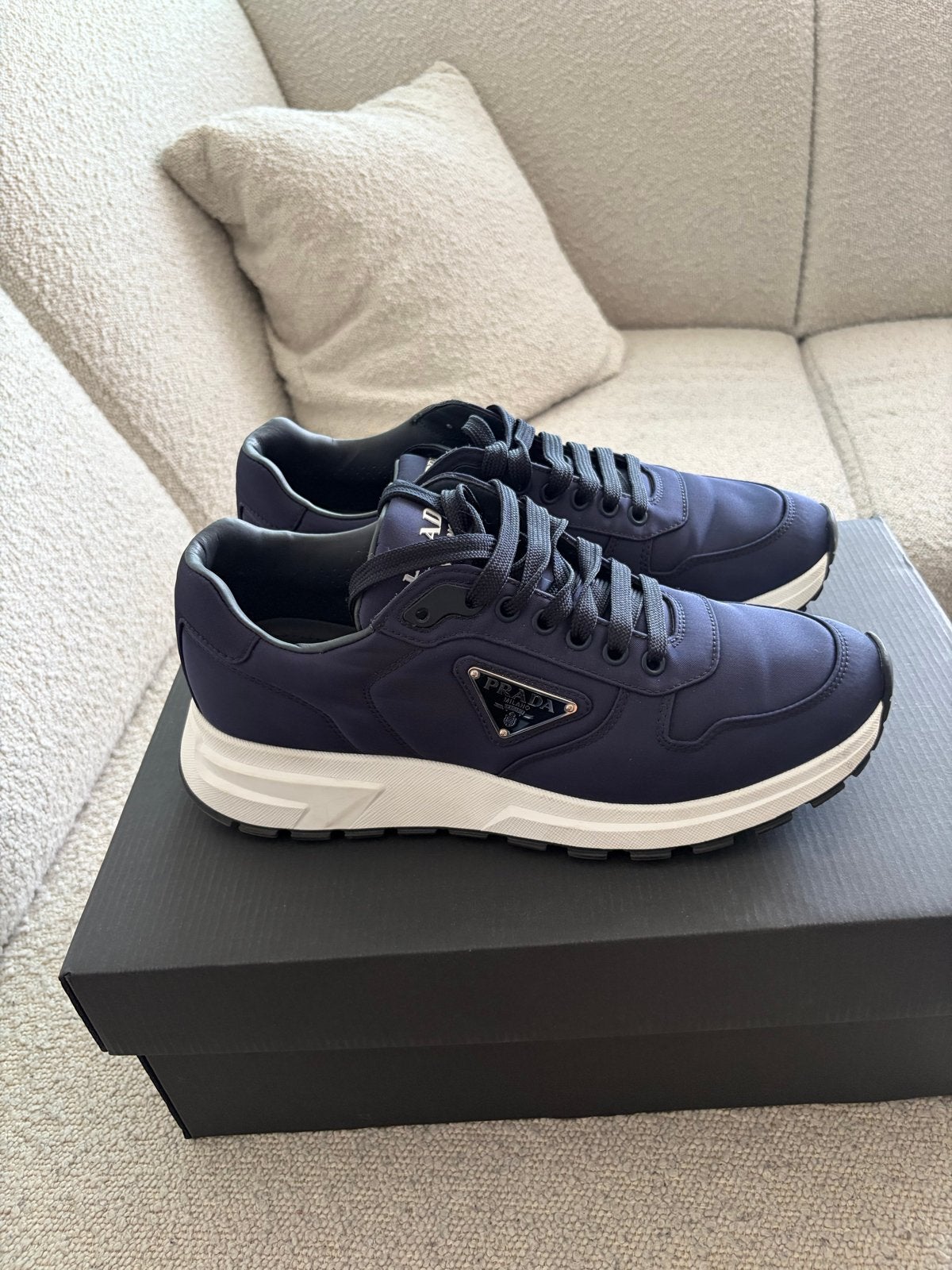 Prada Milano Re-Nylon Sneakers - Maat 6.5 (EU 40.5), Ophalen of Verzenden, Zo goed als nieuw, Blauw, Sneakers of Gympen