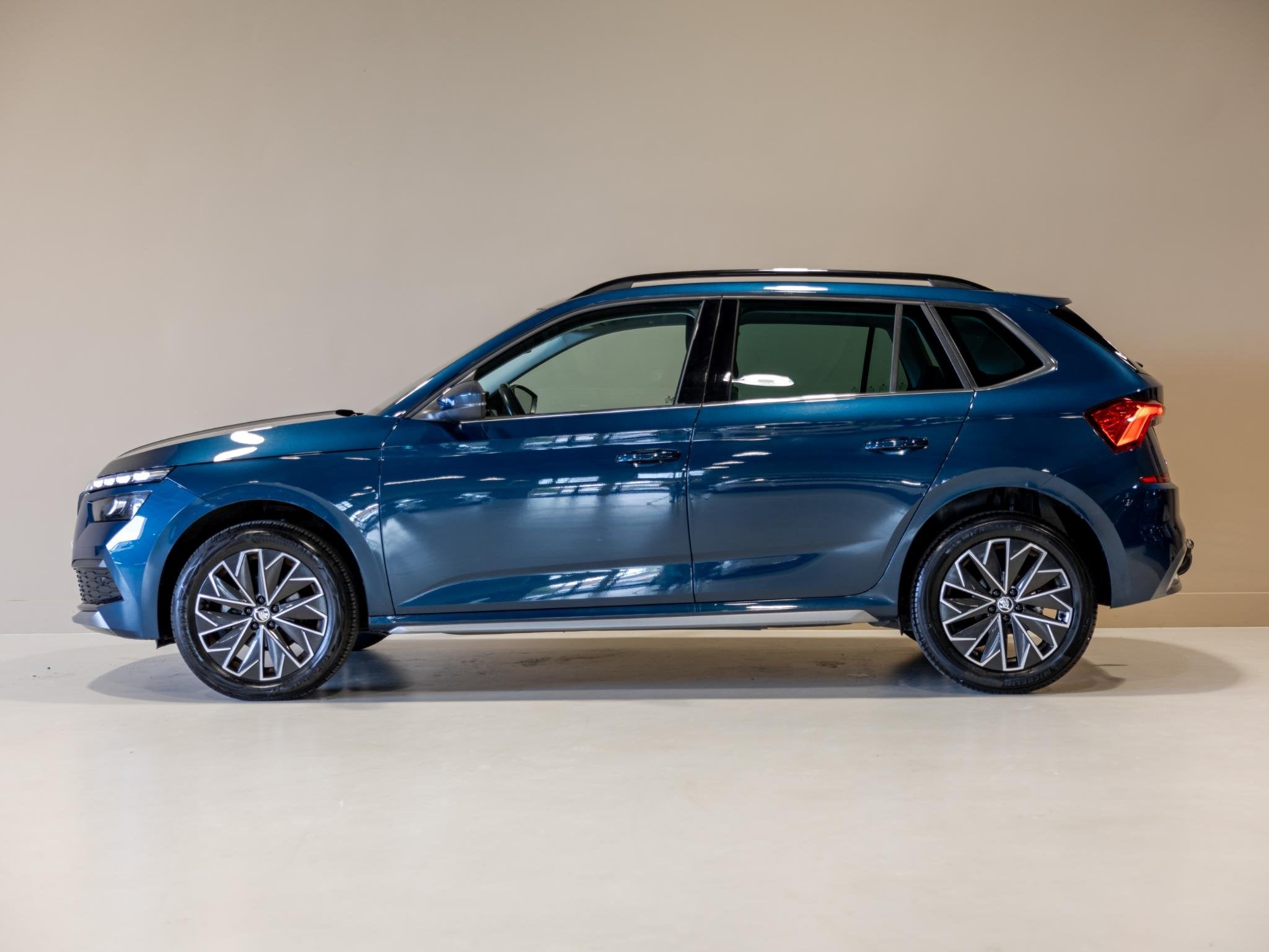 Skoda Kamiq 1.0 TSI Style 110pk / Elektrisch verstelbare sto, Auto's, Gebruikt, Met garantie (alle), 3 cilinders, Kamiq
