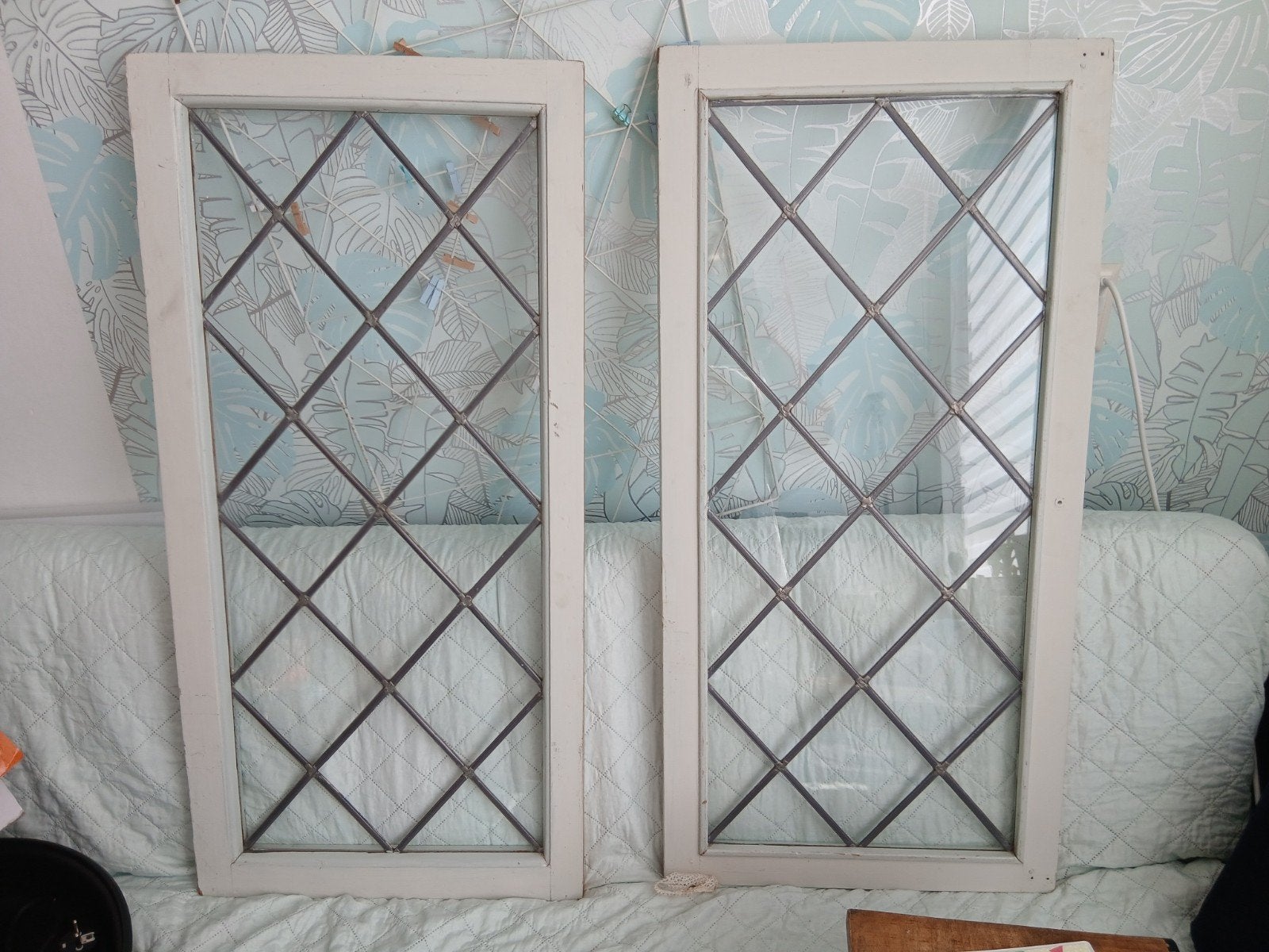 2 Antieke Glas-in-lood Ramen uit Oud Huis - Hout Vernieuwd, Doe-het-zelf en Verbouw, Ophalen