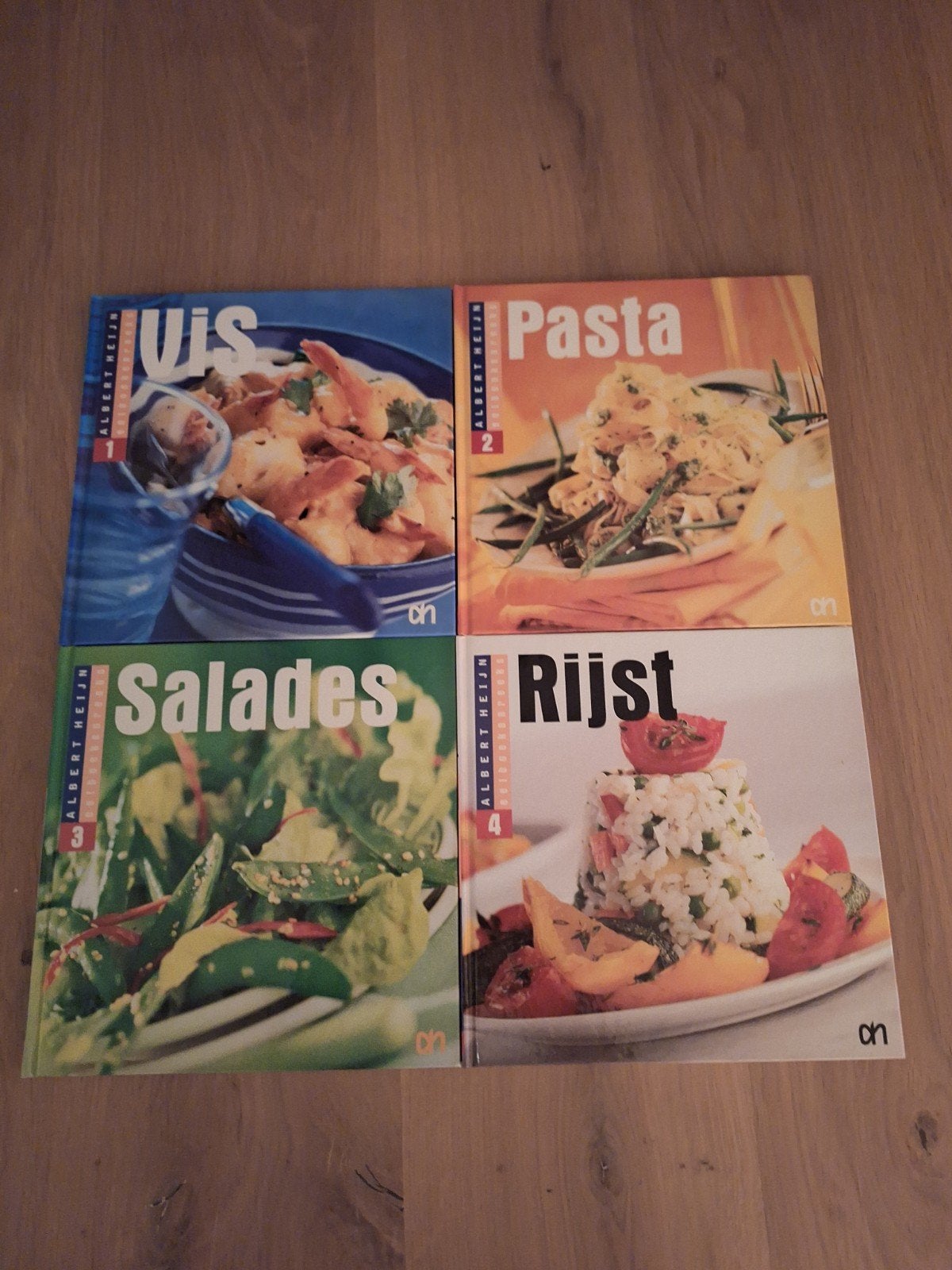 Eetboekenreeks 1 t/m 4 Albert Hein
Serie Albert Heijn
VIS
PA, Boeken, Kookboeken, Ophalen of Verzenden, Zo goed als nieuw, Italië