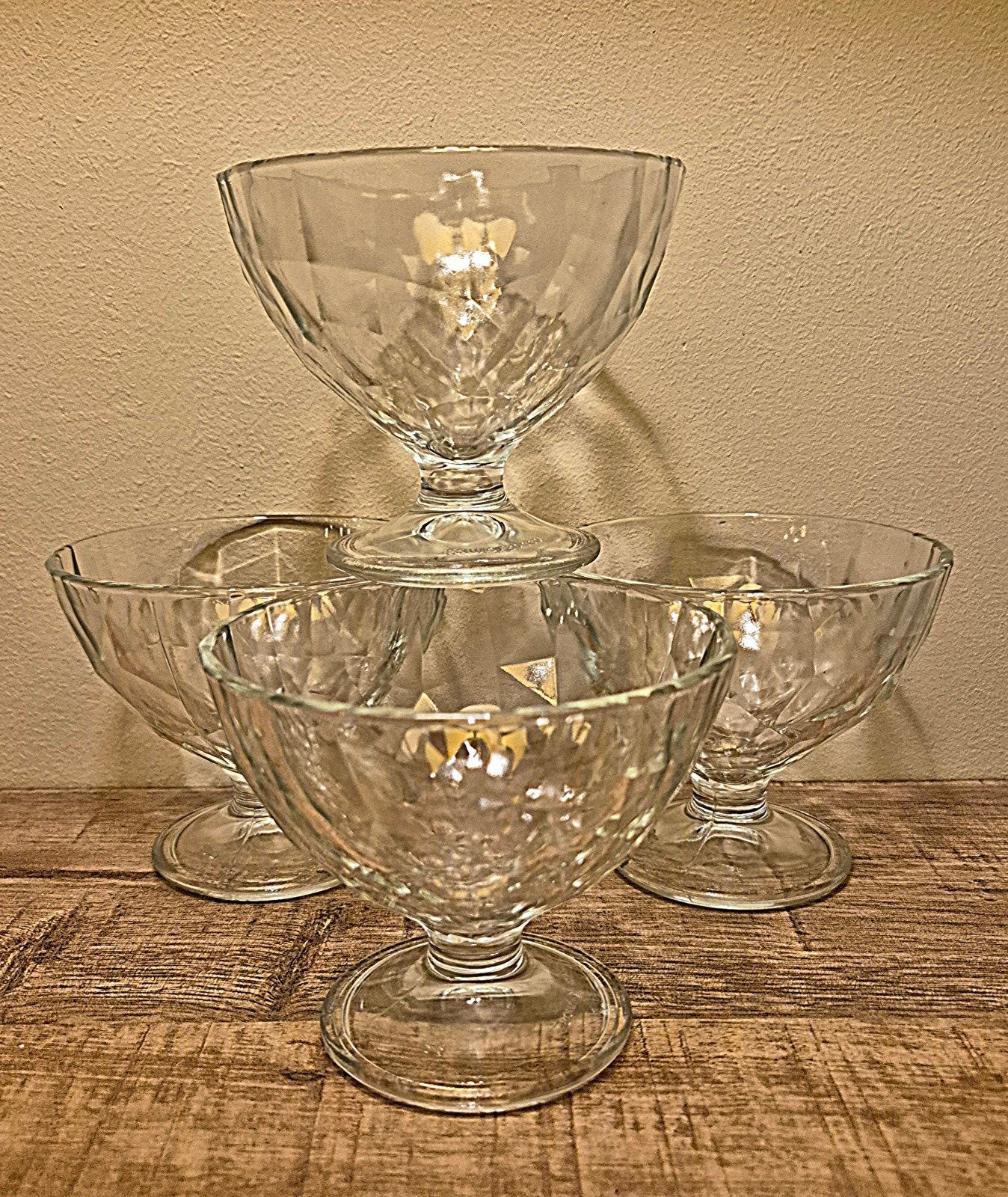 4 Bormioli Rocco Diamond ijscoupes, Ophalen of Verzenden, Zo goed als nieuw, Porselein, Overige stijlen