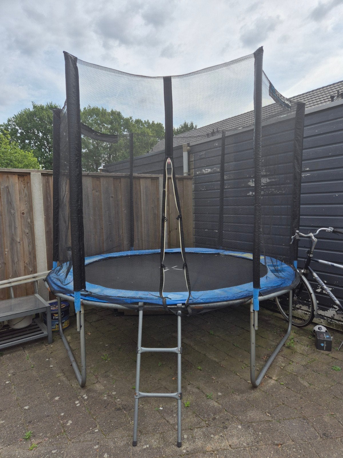 Kinetic Trampoline, Ophalen, Gebruikt
