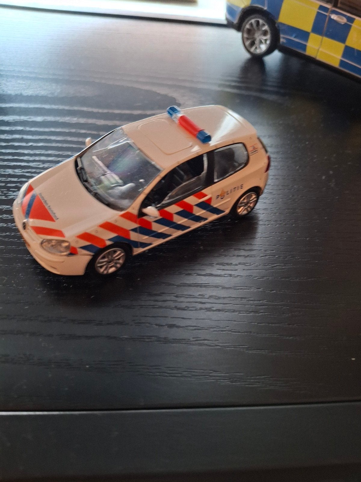 Politie golf 5, Hobby en Vrije tijd, Modelauto's | 1:43, Ophalen of Verzenden, Zo goed als nieuw, Auto
