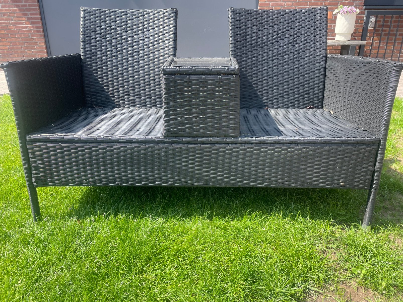 2 persoons tuinbankje zwart, Ophalen, Zo goed als nieuw