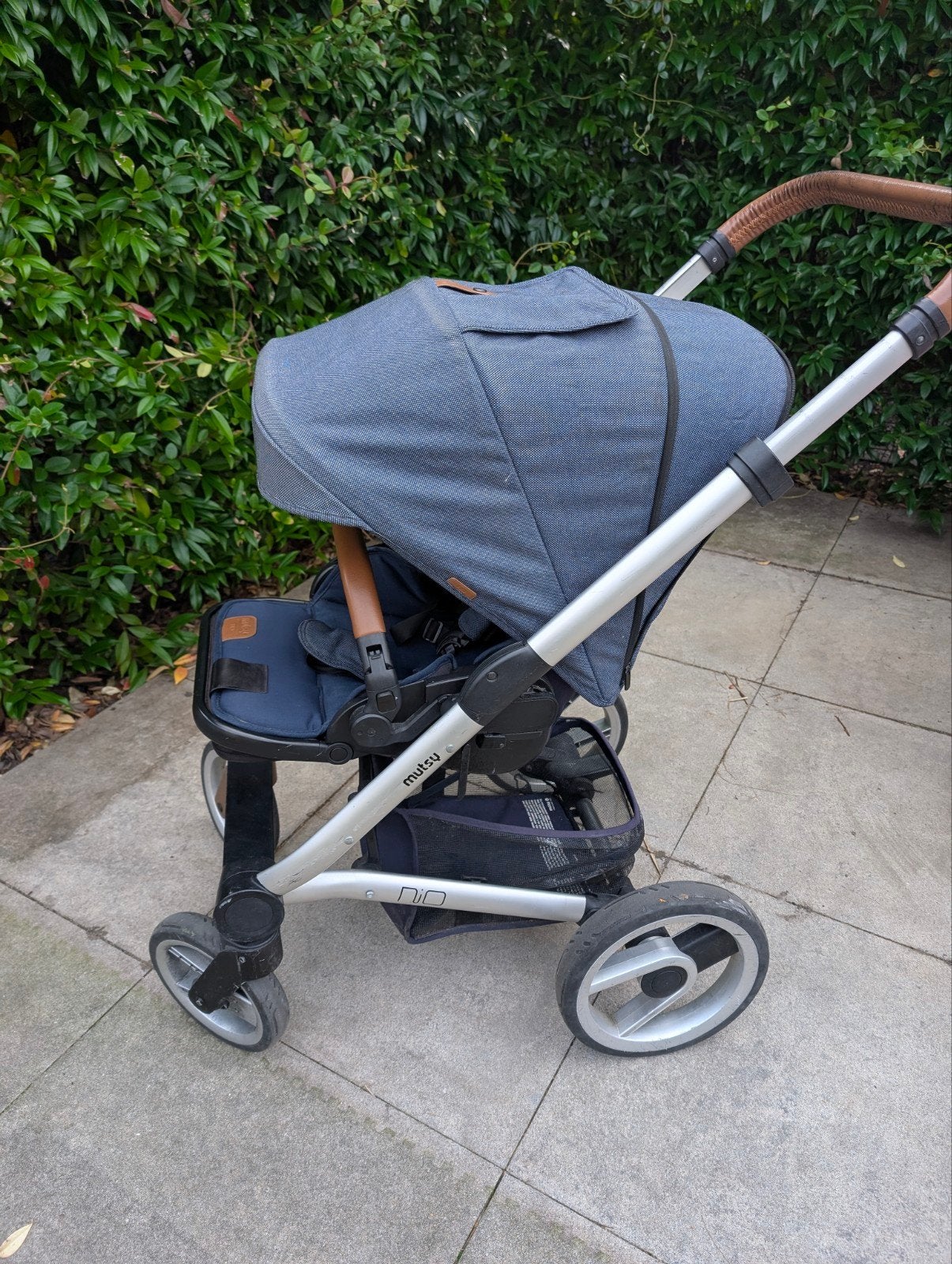 Nette Mutsy Nio kinderwagen met reiswieg, Ophalen, Gebruikt, Mutsy, Met reiswieg