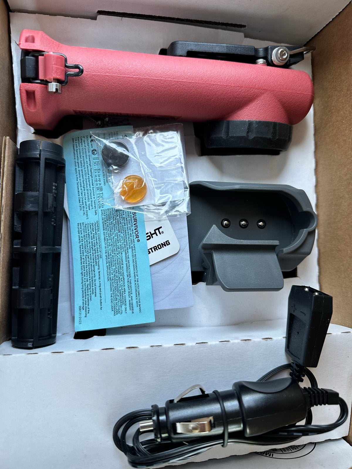 Streamlight Survivor zaklamp met lader en accessoires, Ophalen, Nieuw, Accu