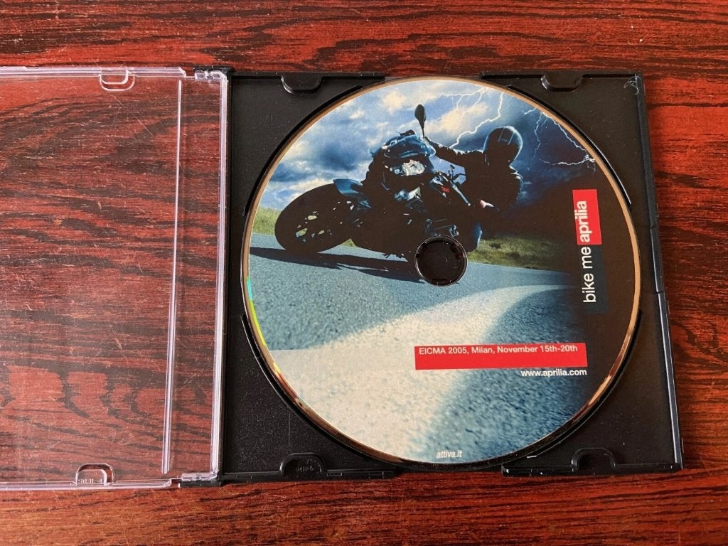 Aprilia 2005 EICMA motorcycle press kit new model CD-ROM, Ophalen of Verzenden, Gebruikt, Motoren