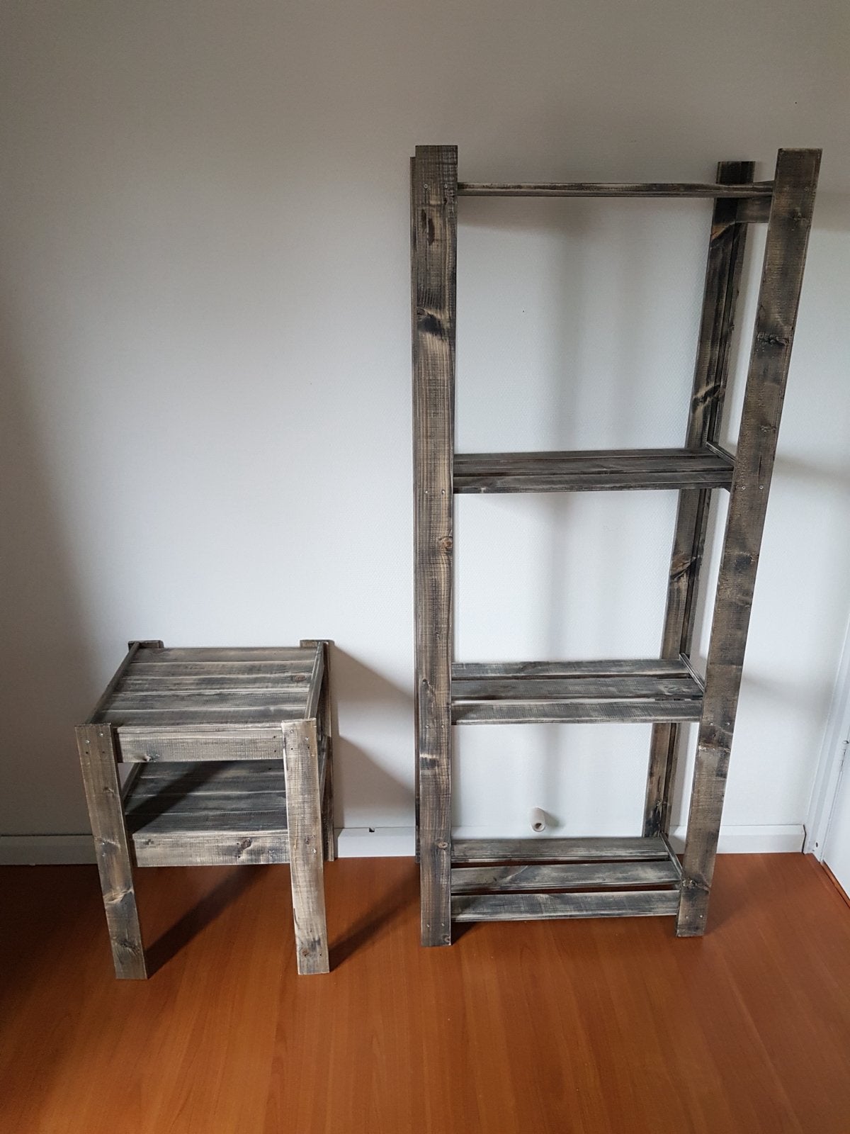 Stelling kast + tafeltje, Ophalen, Zo goed als nieuw