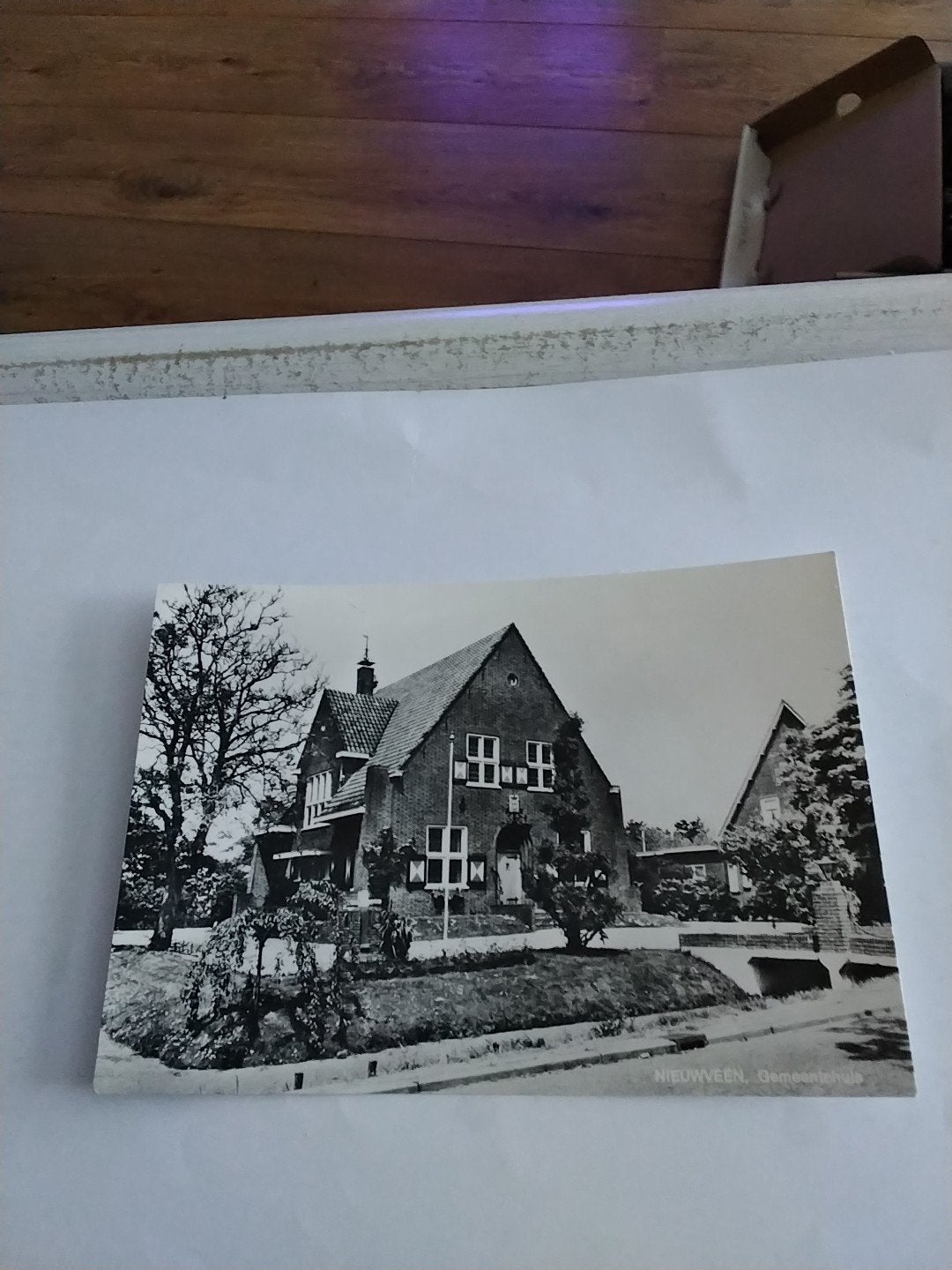 Oude Ansichtkaart Nieuwveen Gemeentehuis, Ophalen of Verzenden, 1940 tot 1960, Gelopen, Zuid-Holland